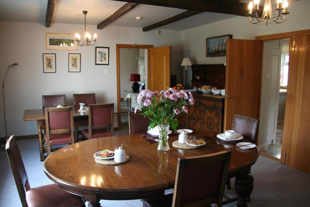 Hazel Court Guest House 뉴포트 외부 사진
