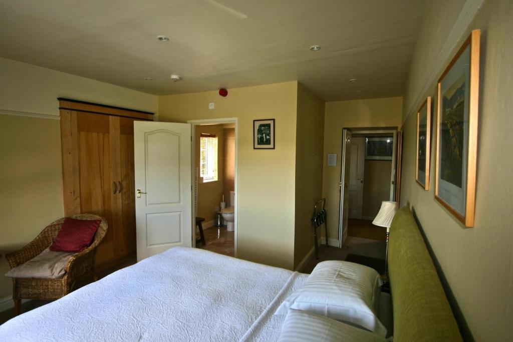Hazel Court Guest House 뉴포트 외부 사진